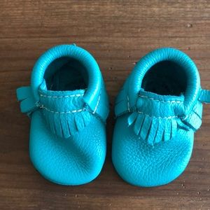 Turquoise Freshly Picked moccasins size 1